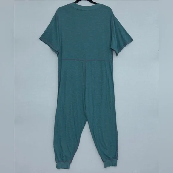NATURAL LIFE Teal Short-Sleeve V-Neck Relaxed Jumpsuit - Picture 4 of 9